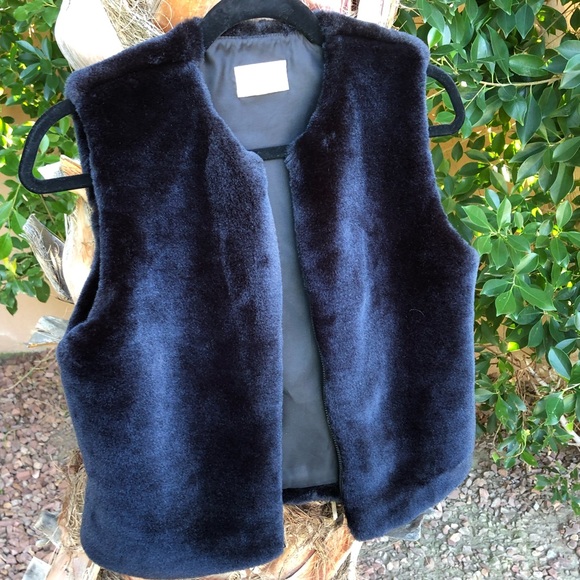 Cache Jackets & Blazers - ✨Vintage Cache Black Faux Fur Vest✨